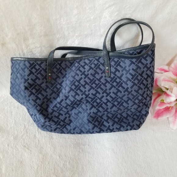 Tommy Hilfiger Monogram Faux Leather Tote - Picture 5 of 14